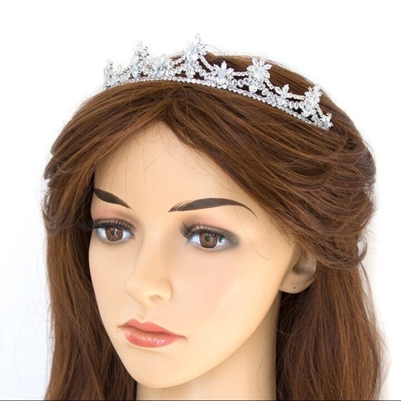 Silver Tiara with Pear-shape stones - Picture 2 of 2